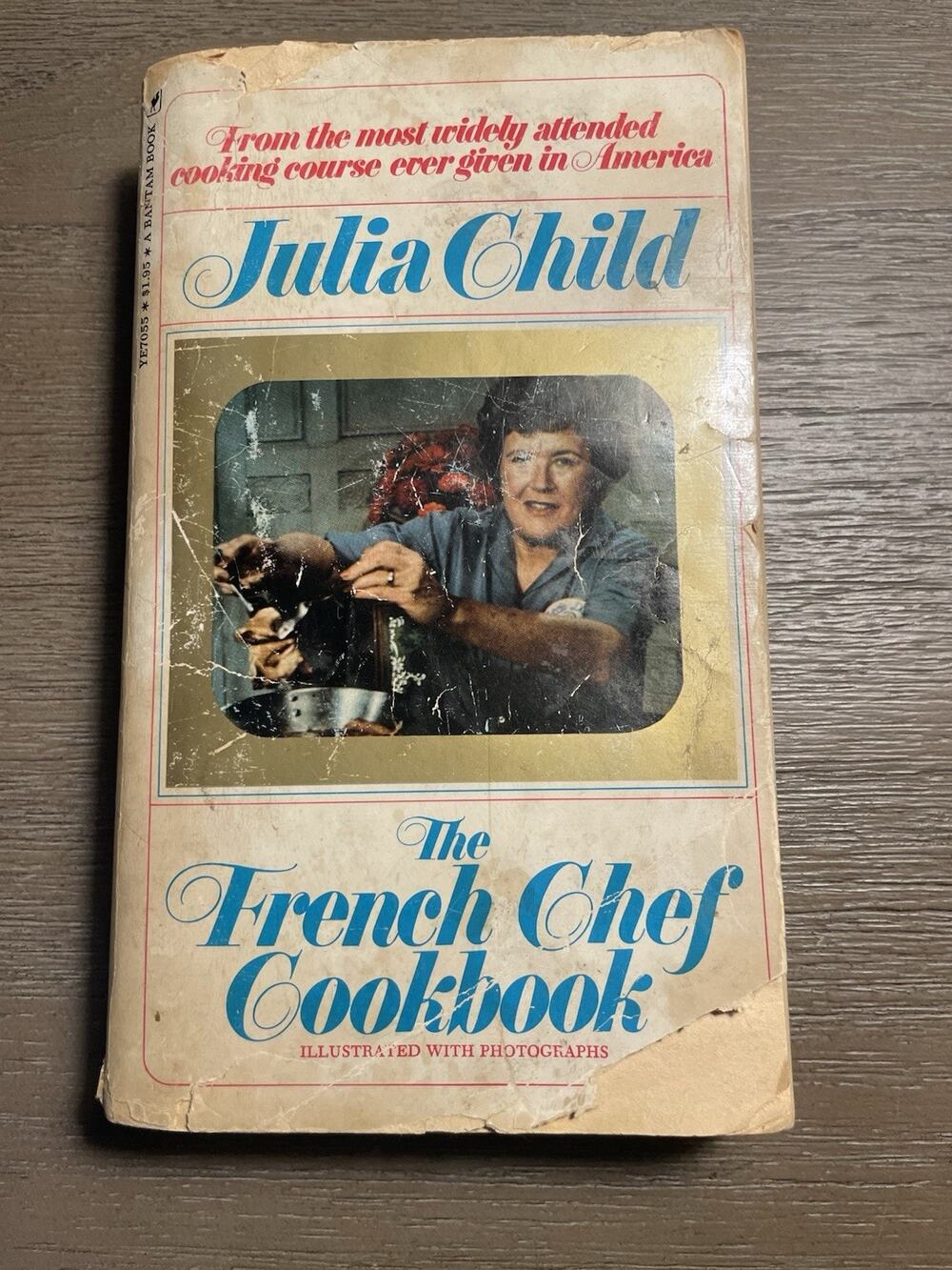 Vintage 1971 Julia Child The French Chef Cookbook Bantam Paperback Recipes
